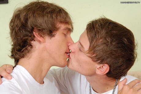 小男孩 Jack Bitter 和帥哥 Johan Koco 鑽屁股