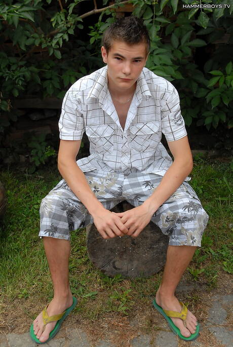 Hammer Boys: El guapo Emilio Rigardi y el joven Patrik Janovic se chupan y se follan mutuamente al aire libre