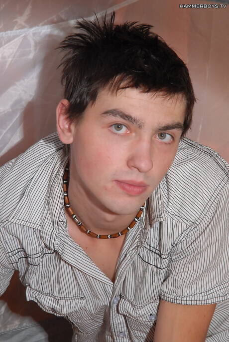 Gorący młodzieniec Rob Farro i gorący młodzieniec Tom Luck w scenie ssania kutasa