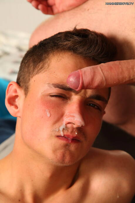 Paul Hanson, le costaud, et Stanly Rooben, le beau gosse, baisent le cul après avoir sucé