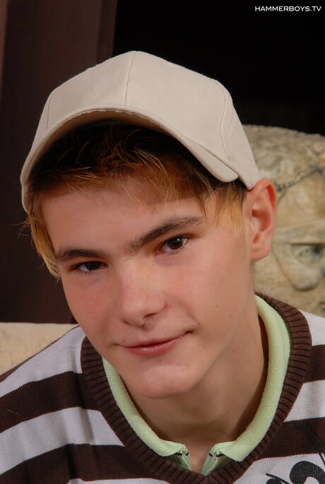 Hammer Boys: Young Patrik Janovic posing naked