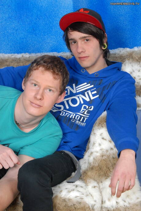 Der junge Kerl Mario Stefany und der Twink Steve Huge in heißer homosexueller Action