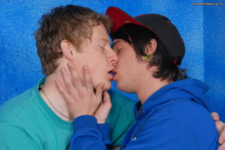 Der junge Kerl Mario Stefany und der Twink Steve Huge in heißer homosexueller Action