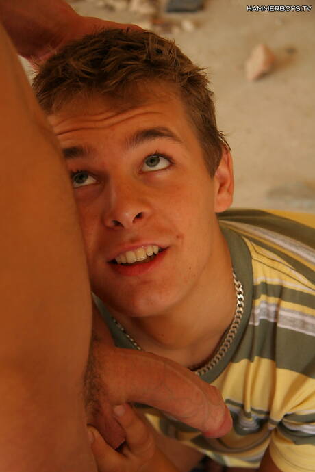 Le beau gosse Enzo Bloom et le beau gosse Tony Hansen ont une bonne fellation