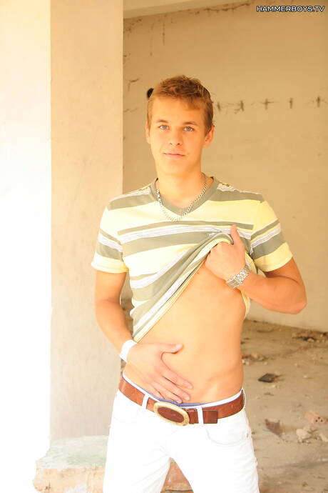 Le beau gosse Enzo Bloom et le beau gosse Tony Hansen ont une bonne fellation