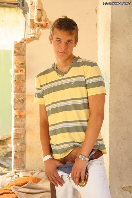 Le beau gosse Enzo Bloom et le beau gosse Tony Hansen ont une bonne fellation