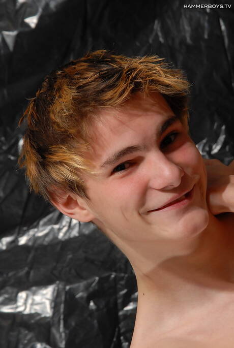 Jonge kerel Patrik Janovic en knappe jongen Rob Tadeus hebben goede orale seks