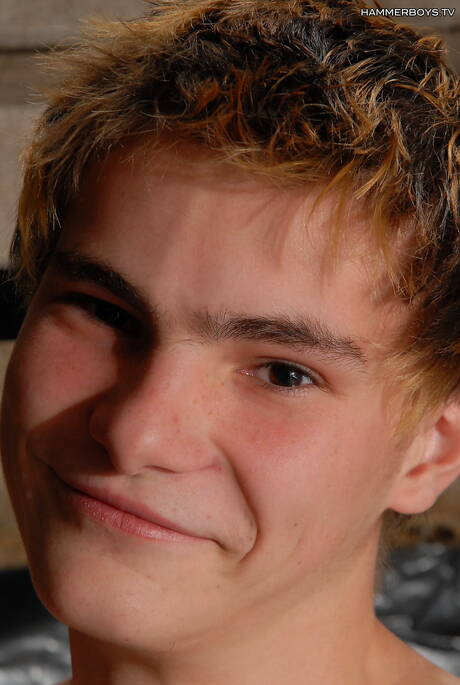 Le jeune Patrik Janovic et le beau garçon Rob Tadeus ont un bon sexe oral