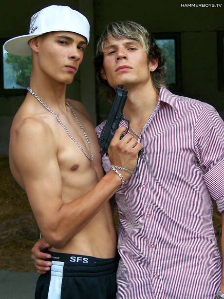 Hammer Boys: Twink Andrei Karenin and young boy Leon Bares banged each other outside