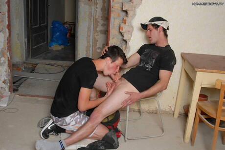 年輕的 Martin Polacek 和年輕帥哥 Palmer Lewis 互相吸吮和操弄