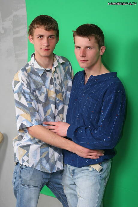 El guapo Filip Koutny y el jovencito Jano Rougue tienen sexo anal caliente