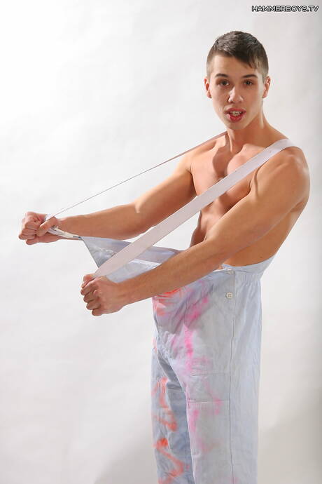 Hammer Boys: Superstud Tom Smith jerk off his cock