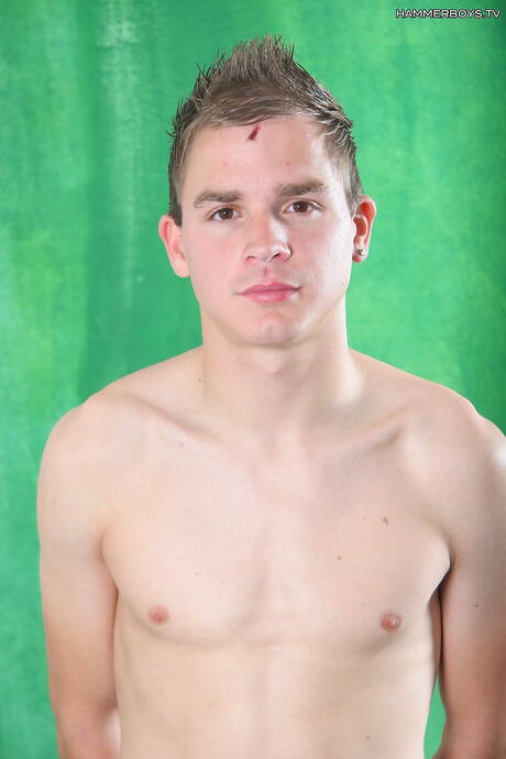 Twink Jeremy Nicholson posiert nackt