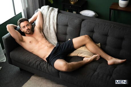 Der attraktive Typ Hayden Harding und der heiße Typ Holden Beau posieren nackt und zeigen einen schönen Hintern