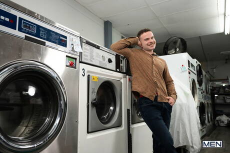 Seksowny ogier Dom King i gorący ogier Marcus Mcneill w gorącej scenie homoseksualnej