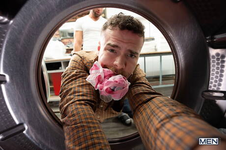 Seksowny ogier Dom King i gorący ogier Marcus Mcneill w gorącej scenie homoseksualnej