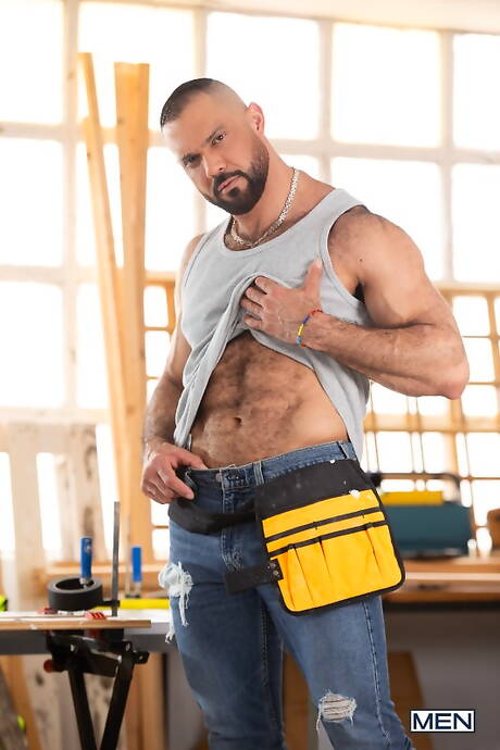 Latino bull Jacob Lord and british muscular Ross Hurston have a hot couple sex