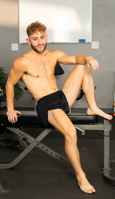 Seksowni Amerykanie, ogier Brysen i dobrze zbudowany Jackson Cooks uprawiają miłość