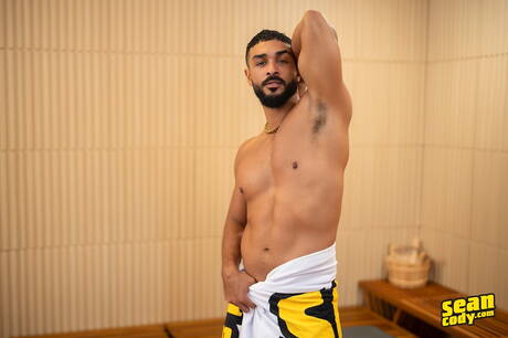 Sean Cody: 帥哥艾文和帥哥迭戈席爾瓦在浴室裡秀肌肉