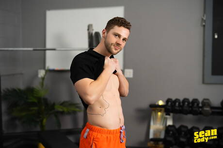 Robbie and american muscular Clark Reid love each other