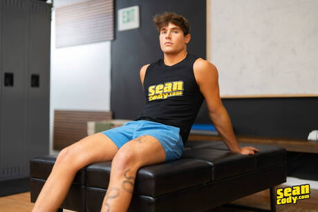 Seksowny kumpel Clark Reid i piękny facet Joey Stoley mają gorącą scenę