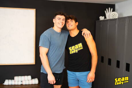 Seksowny kumpel Clark Reid i piękny facet Joey Stoley mają gorącą scenę