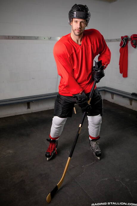 Raging Stallion: Ryan Bones 和加拿大哈士奇 Arno Antino 激情做愛