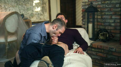 2人のアメリカ人少年、イケメンのジェイデン・マルコスとマッチョのカイラー・ドレイクが熱い同性愛行為を繰り広げる