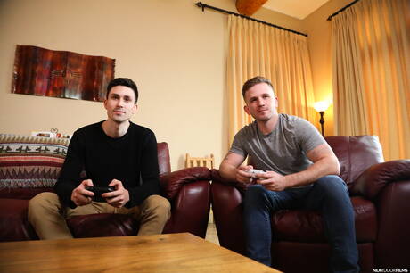 Die heißen Kyle Wyncrest, Kane Fox und Andrew Delta lutschen und vögeln sich gegenseitig