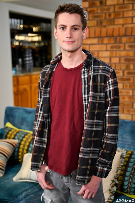 Shameless guys Trevor Harris, Des Irez and Justin Dajock have 3some anal sex