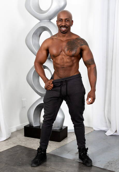 American stars husky guy Cameron Basinger and bull Max Konnor in hot interracial ass fuck action