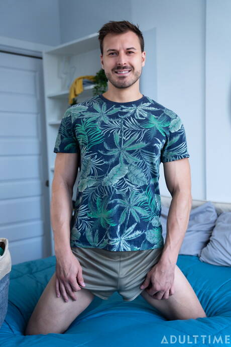 性感男人菲利克斯·特雷納和帥哥維托·維塔利享受美妙性愛