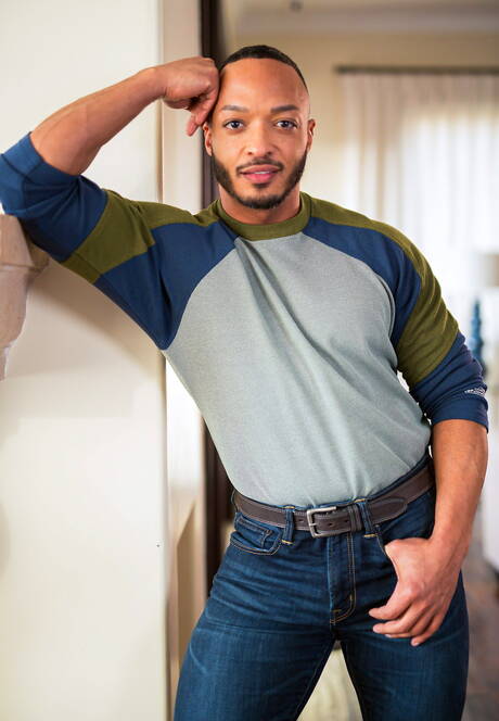 Noir Male: Sexy americans, otter Adam Ramzi and stud Dillon Diaz have a hot interracial sex