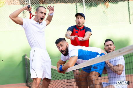 帥哥 Paddy Obrian、Justin Jett 和 Jack Bandit 在戶外享受火熱三人肛交