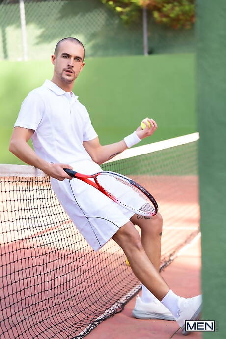 帥哥 Paddy Obrian、Justin Jett 和 Jack Bandit 在戶外享受火熱三人肛交