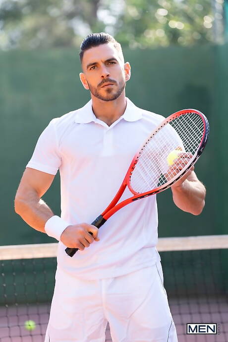 帥哥 Paddy Obrian、Justin Jett 和 Jack Bandit 在戶外享受火熱三人肛交