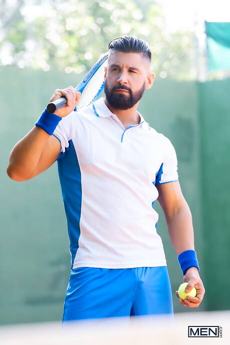 帥哥 Paddy Obrian、Justin Jett 和 Jack Bandit 在戶外享受火熱三人肛交