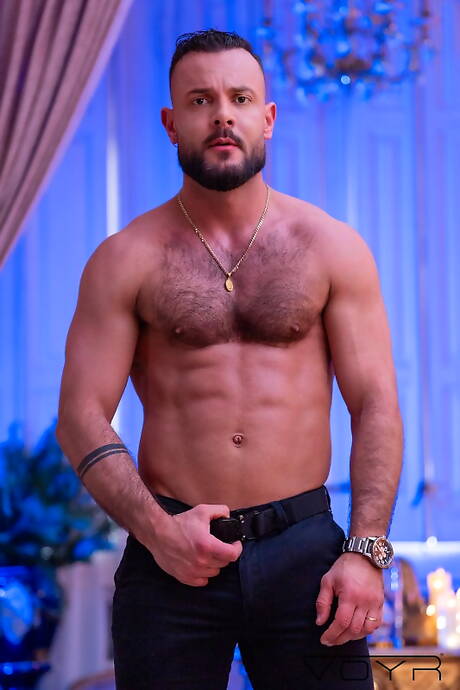 性感好友 Caio Rodrigues 和帥哥 Sir Peter 進行火辣跨種族屁股性交