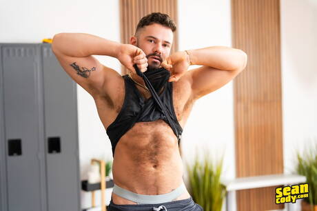 Le husky Hayden Harding et le husky Cooper Kelly ont des relations sexuelles torrides