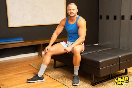 Les mecs sexy River North, Danny Fantasy et Scott Braun dans une action de baise anale à trois torride