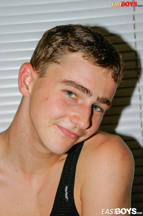 Beautiful boy Fjodor shows a perfect body