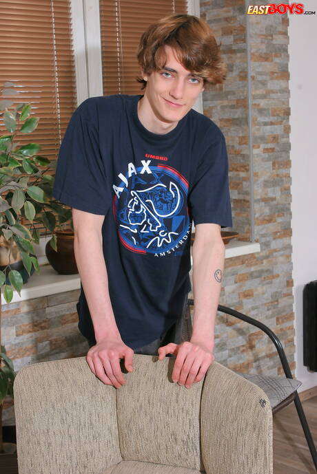 美少年Mike Toupin秀出美好身材