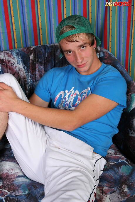 Young Leith posing nude