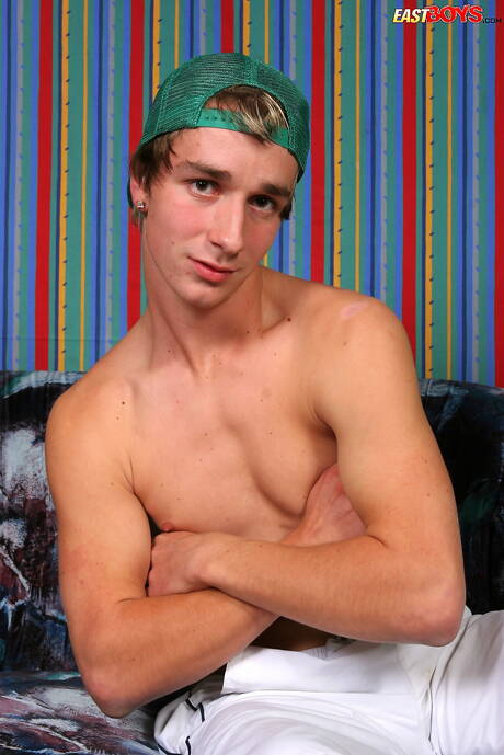 Young Leith posing nude