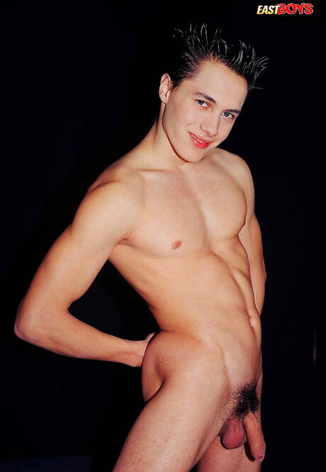 小男孩馬丁裸體