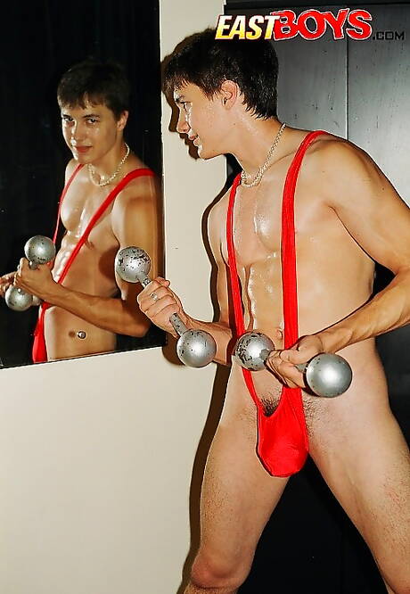 Le jeune Martin pose nu