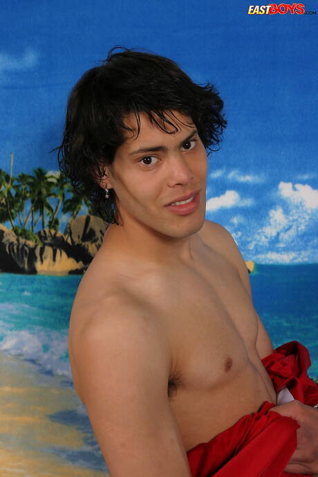 Bel ragazzo latino Loto posa nudo