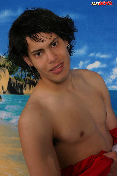 Bel ragazzo latino Loto posa nudo