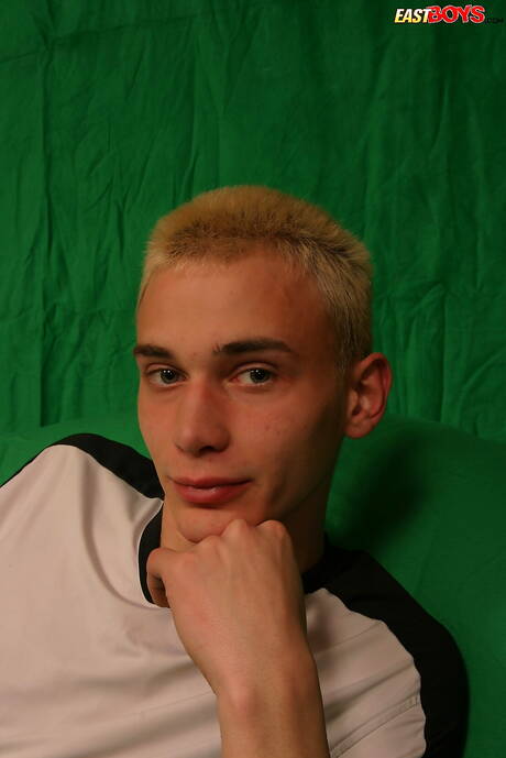 トゥインク・ラズロが完璧なボディを披露