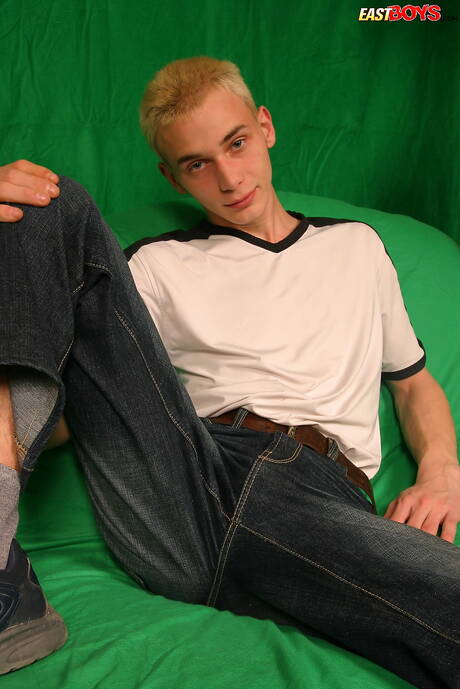 トゥインク・ラズロが完璧なボディを披露